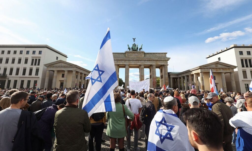 Cerca de mil brasileiros em Israel já pediram para voltar ao Brasil