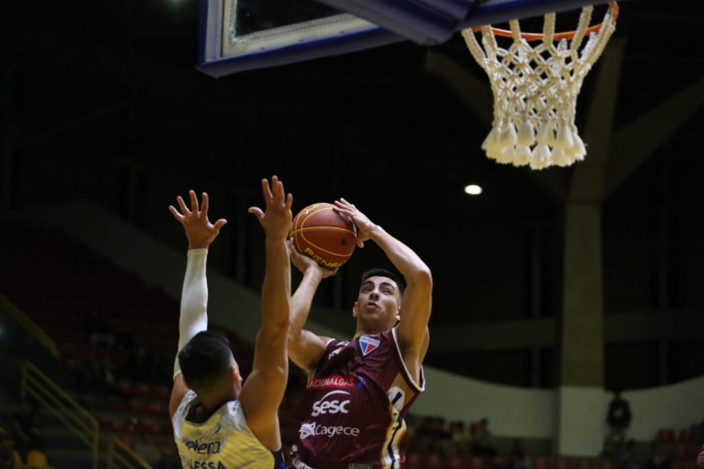 Fortaleza/Basquete Cearense estreia no NBB com vitória fora de casa