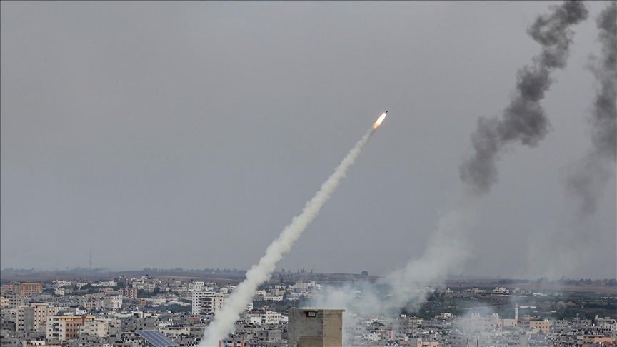 Israel bombardeia sul de Gaza após orientar que civis se abrigassem na região