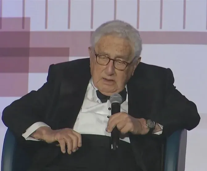 Morre Henry Kissinger, ex-secretário de Estado dos EUA, aos 100 anos de idade