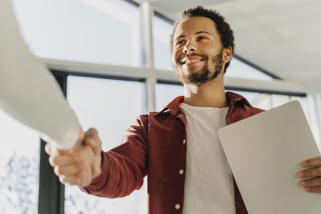 Como melhorar o desempenho nas entrevistas e começar o ano com emprego novo