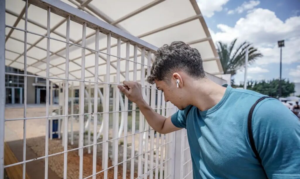 Candidatos têm até sexta-feira (17) para solicitar reaplicação do Enem 2023