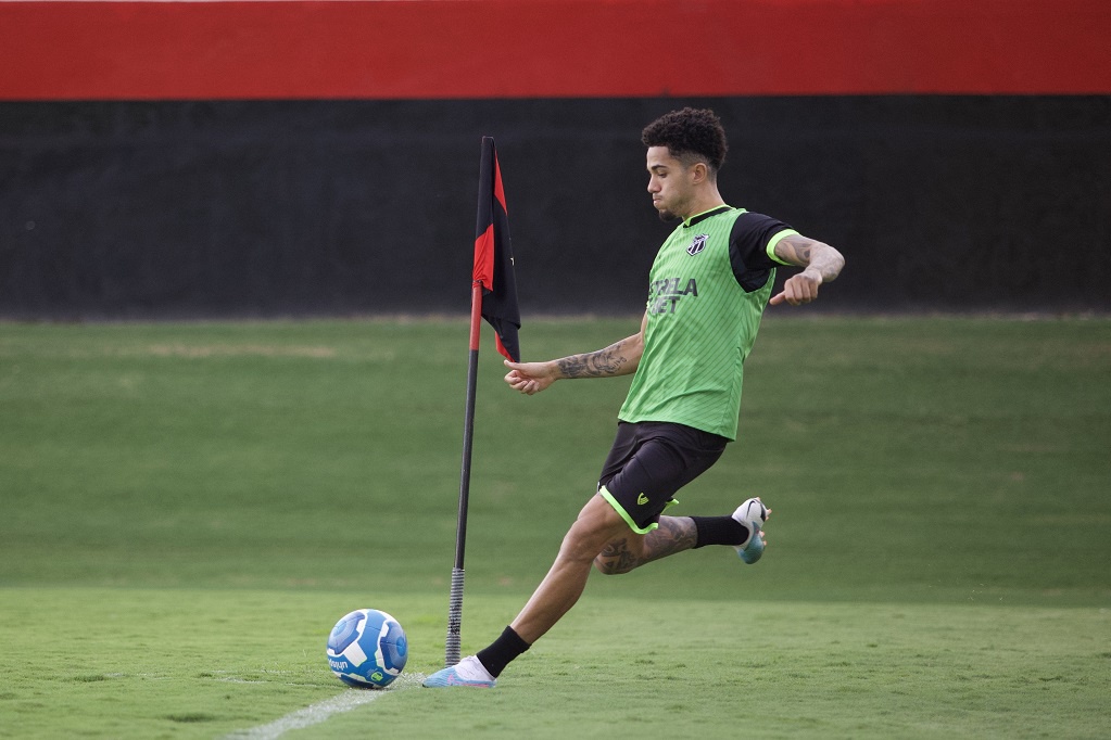 Grêmio treina em Fortaleza e finaliza preparativos para jogo deste