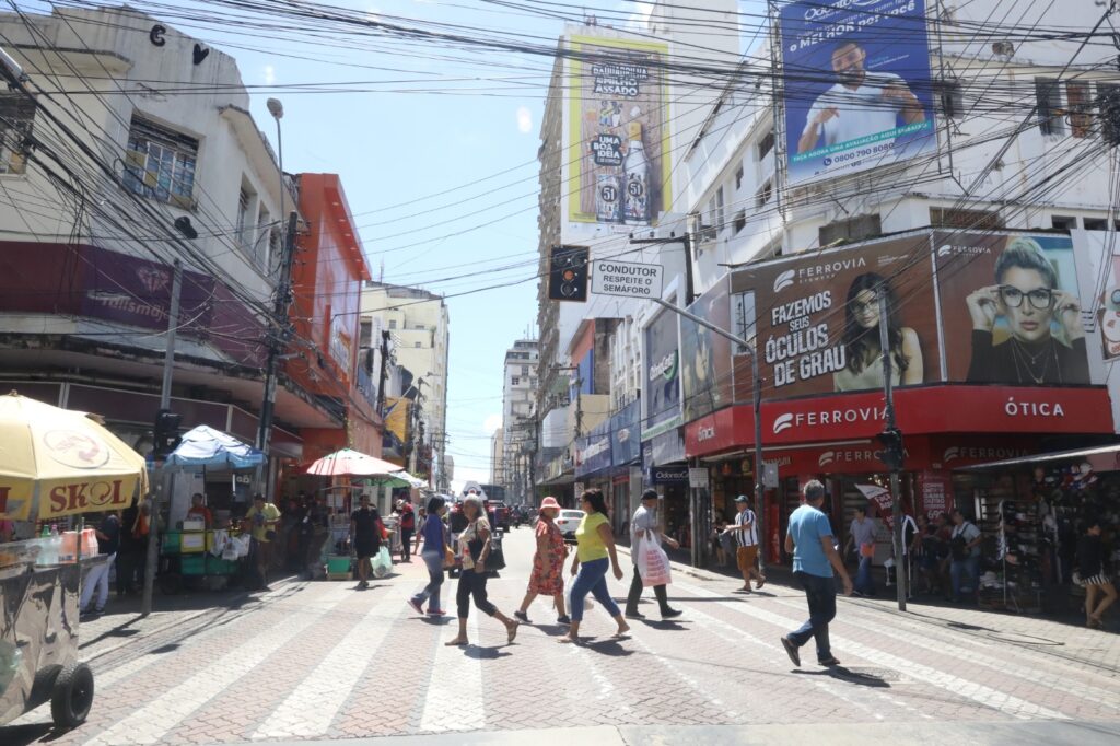 Procon realiza plantão para denúncias de preços abusivos na Black Friday nesta sexta-feira (24)