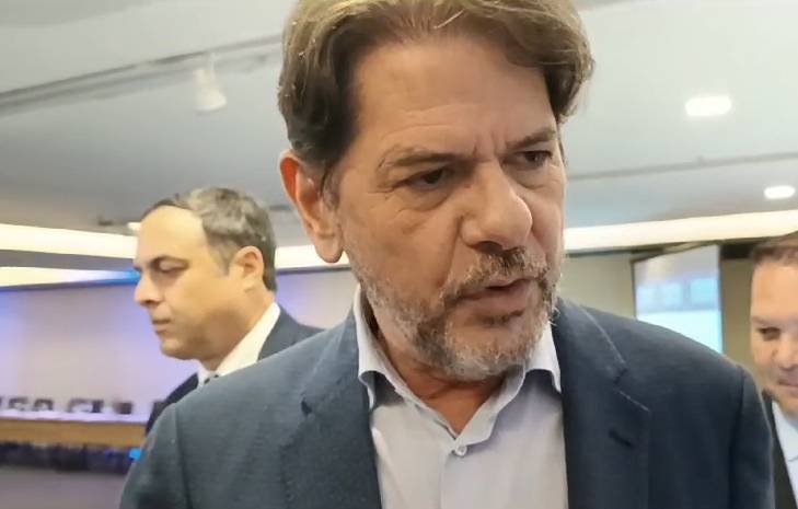 Cid Gomes afirma que vai procurar Lula após convite para se filiar ao PT