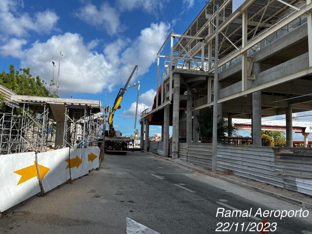 Obra na Estação do VLT altera saída do estacionamento no Aeroporto de Fortaleza nesta quarta-feira (29)