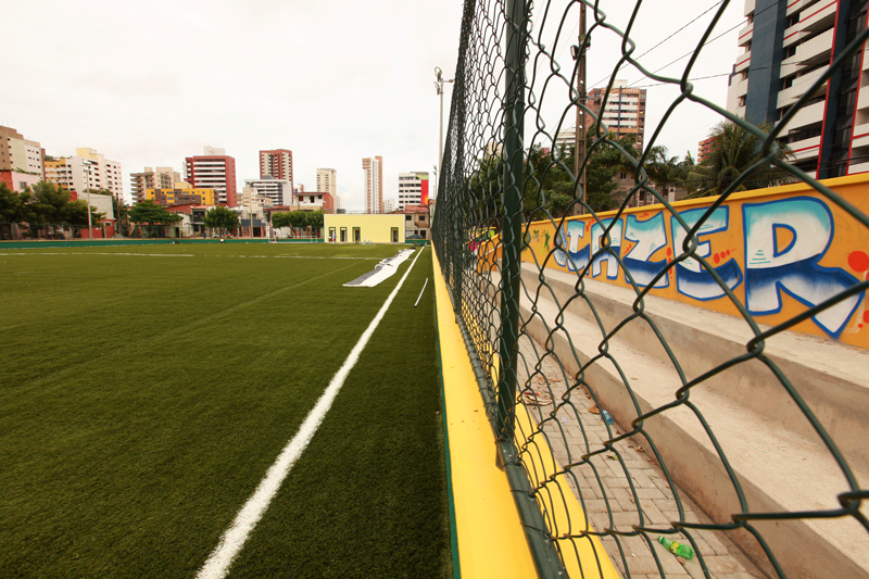 Tiroteio em Areninha do Campo do América deixa mulher ferida