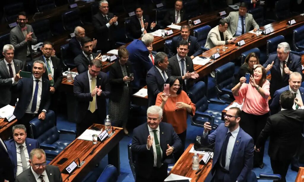 PEC que limita decisões individuais de ministros do STF causa tensões entre Legislativo e Judiciário