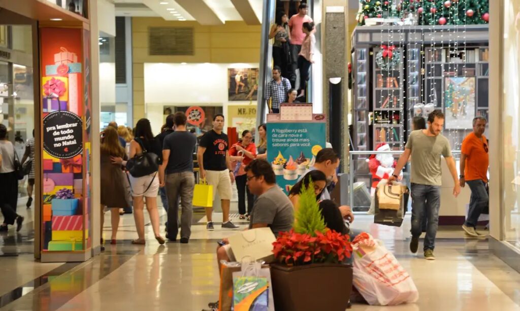 Shoppings de Fortaleza estendem horário de funcionamento antes do Natal