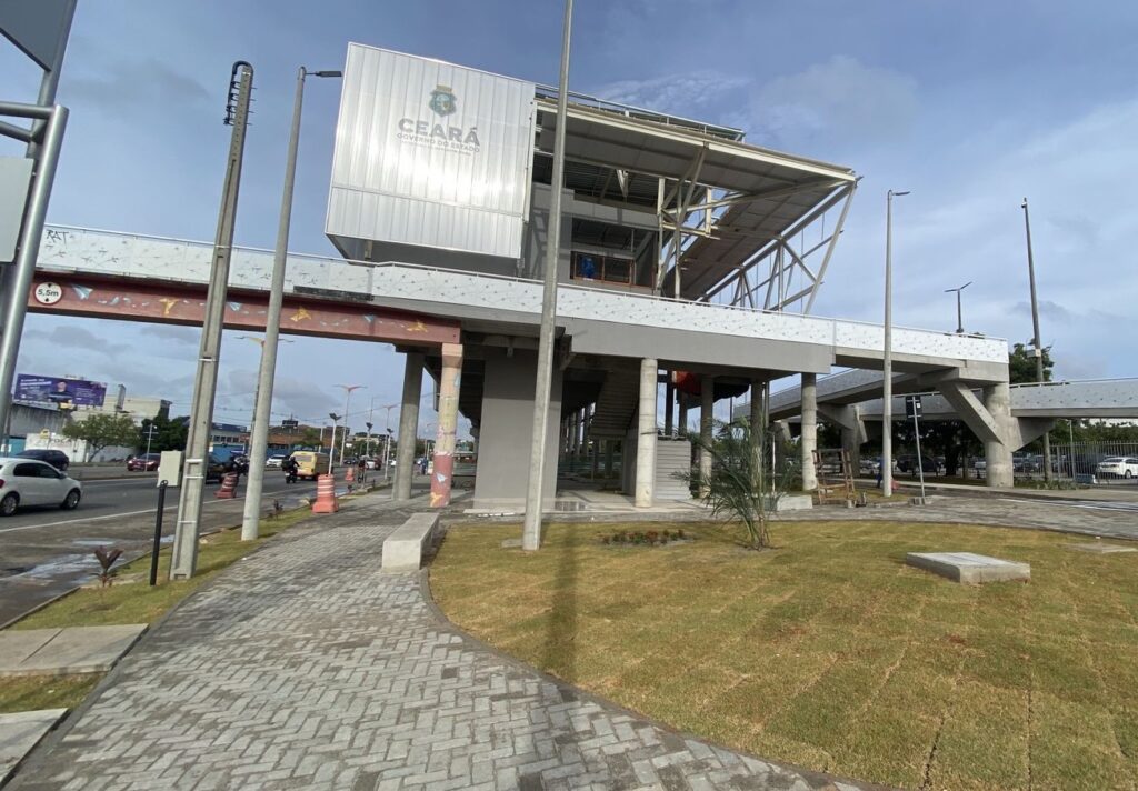 VLT: Circulação em passarela do Aeroporto é liberada e semáforo será desativado