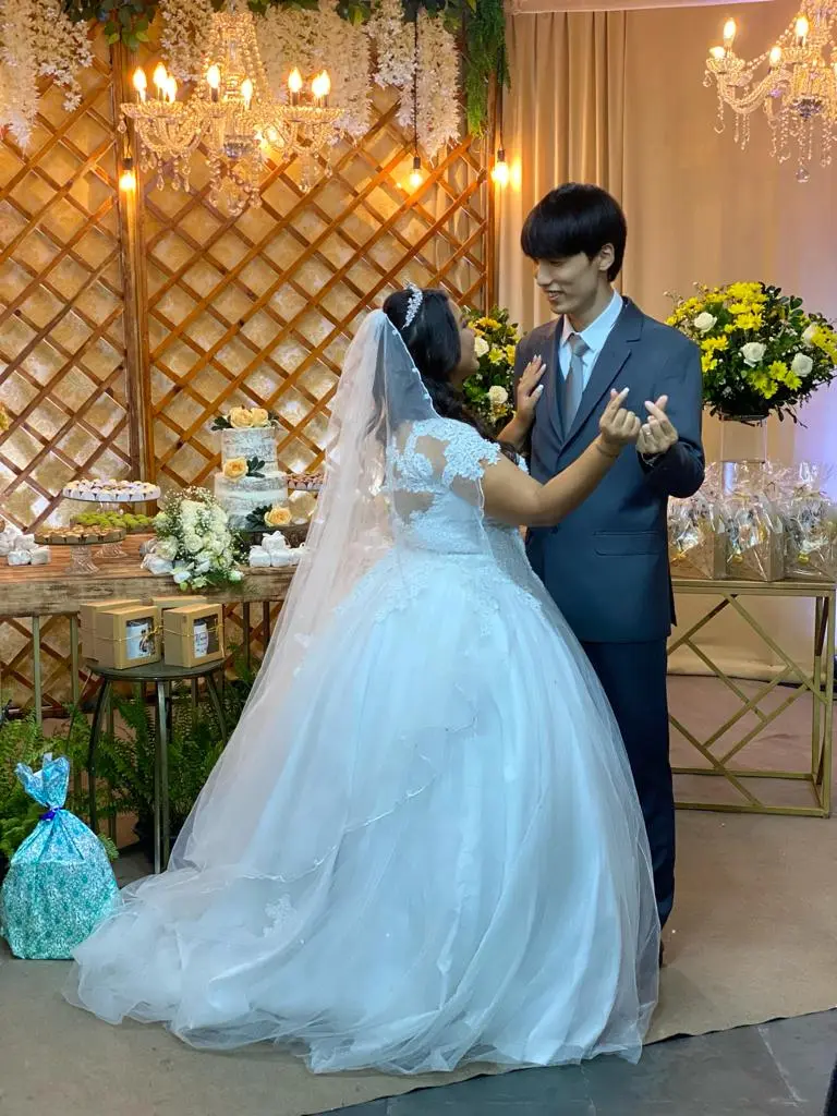 Coreano se casa com cearense após um ano de namoro pela internet