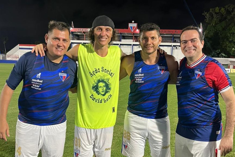 David Luiz aparece na sede do Fortaleza e participa de “racha” com Marcelo Paz