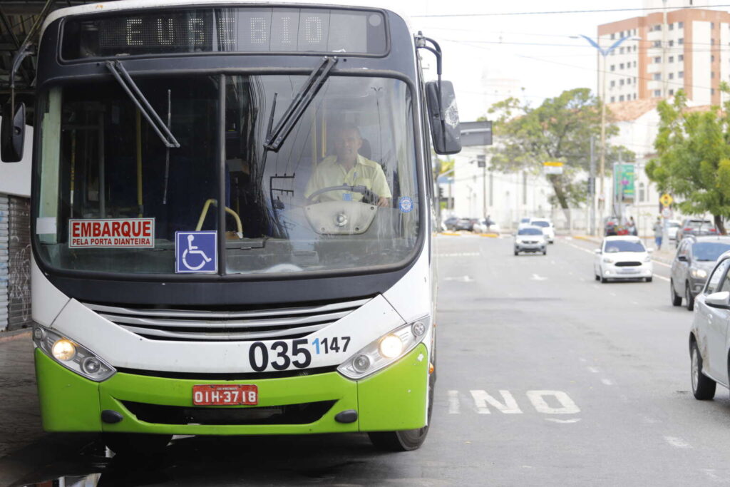 Carteirinhas do Passe Livre já podem ser emitidas de forma digital a partir desta segunda-feira (8); saiba como