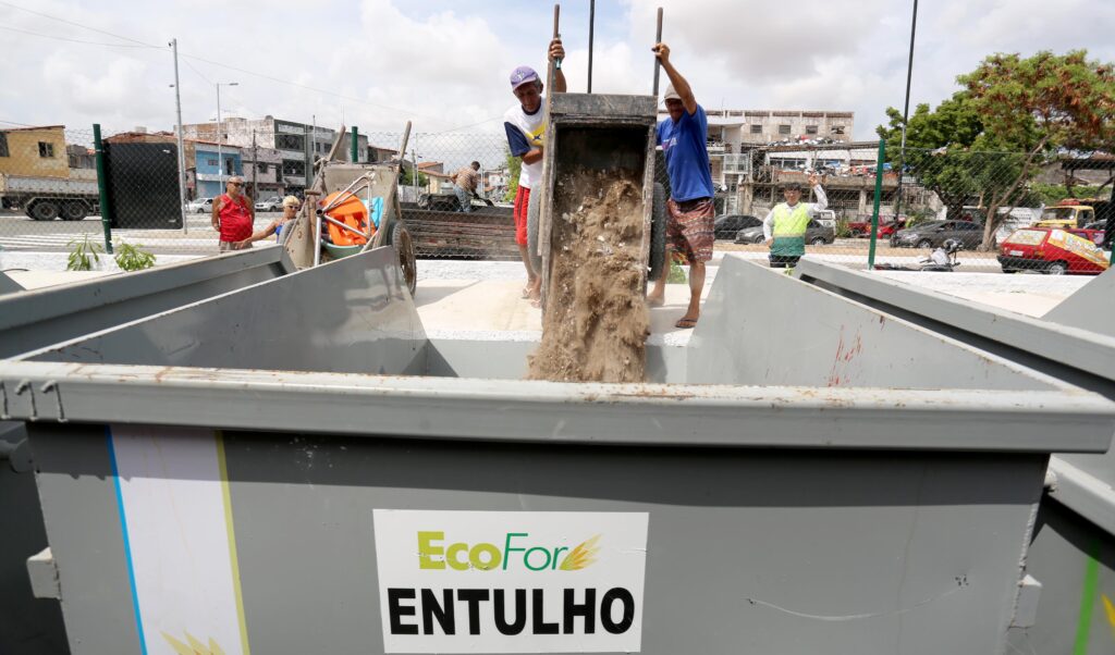 E-Carroceiro: programa gera oportunidade de renda para carroceiros de Fortaleza