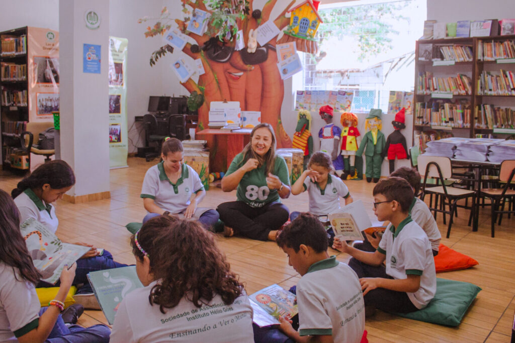 Escola de Fortaleza é referência na educação inclusiva com alunos cegos