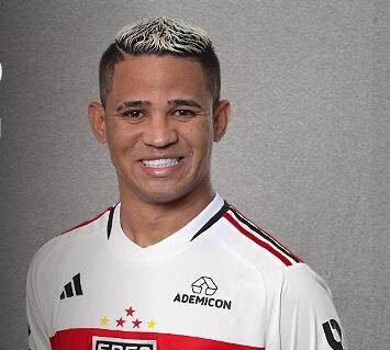 Atacante Erick, ex-Ceará, é anunciado como reforço do São Paulo para 2024