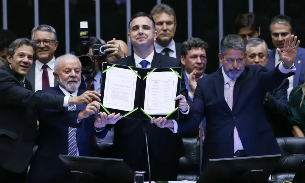 Congresso promulga emenda constitucional da reforma tributária; entenda principais pontos