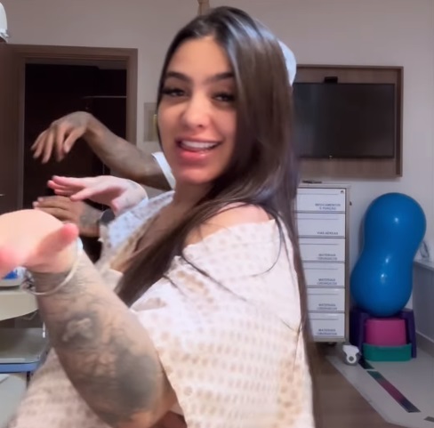 MC Mirella mostra seu gingado em dança antes de parto