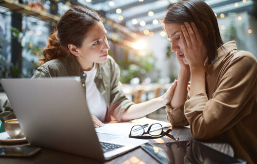 Evite o estresse no trabalho durante o final do ano: 3 dicas essenciais para colaboradores e empresas