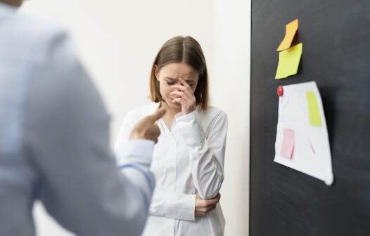 Por que ainda é preciso falar sobre assédio dentro do ambiente de trabalho?