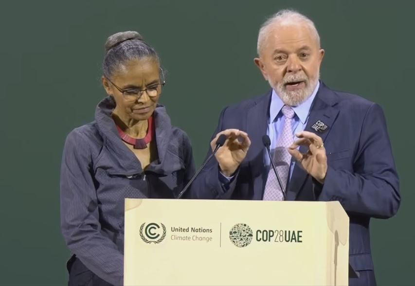 Lula se emociona ao lado de Marina Silva na reunião do clima