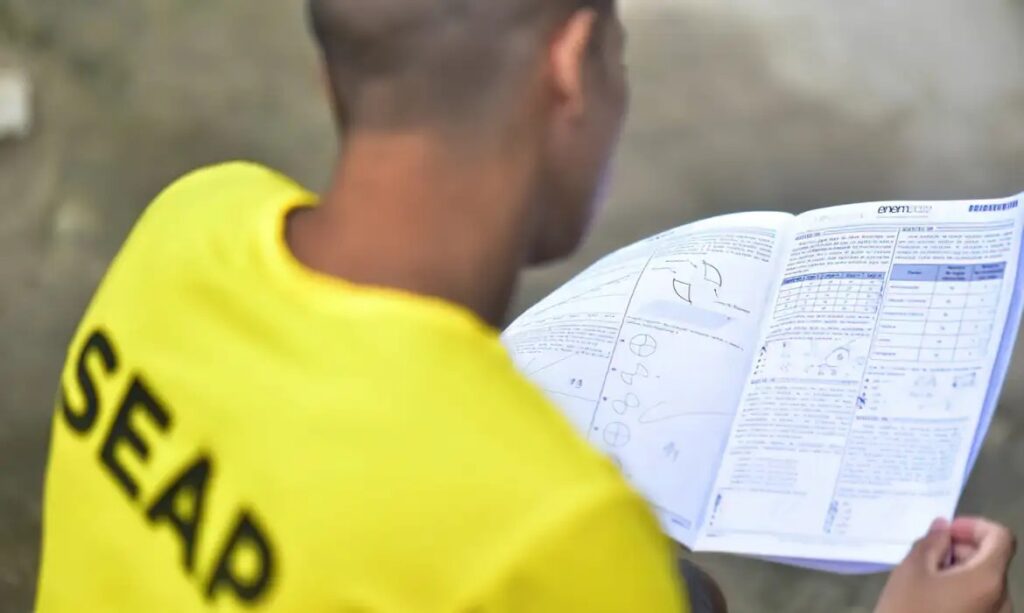Inep inicia a aplicação de provas do Enem PPL 2023