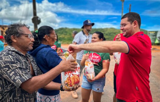 Prefeitura de Aratuba distribui aves natalinas para moradores do município