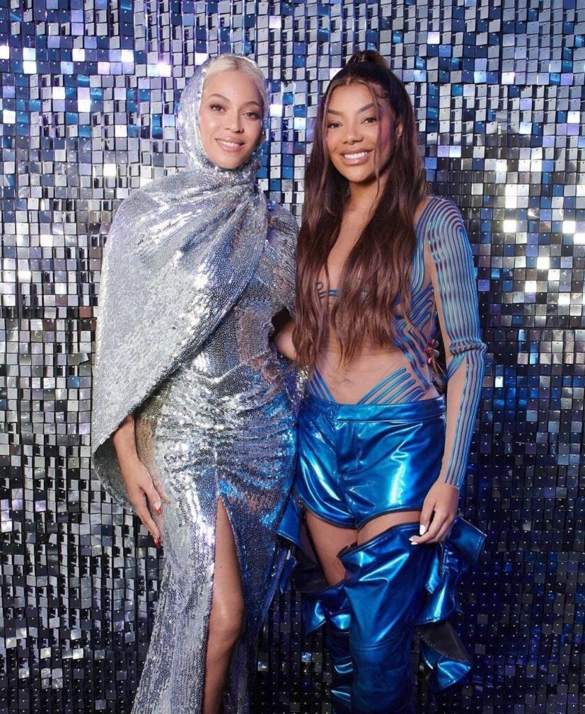 Ludmilla e Beyoncé se encontram e a cantora brasileira posta foto inédita