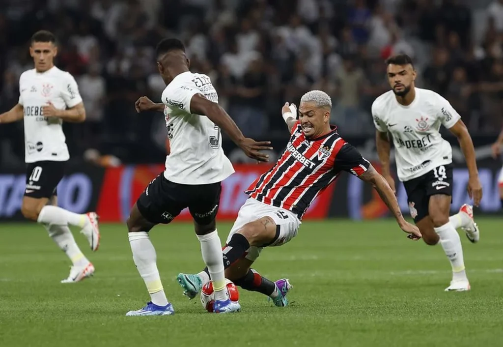 Fim do tabu: São Paulo vence o Corinthians pela primeira vez em Itaquera