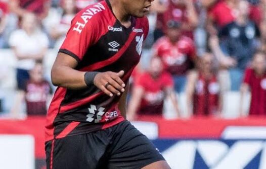 Ceará acerta a contratação do zagueiro Matheus Felipe, do Athletico-PR