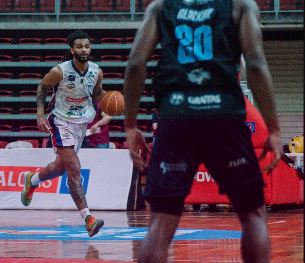 Já garantido no Super 8, Fortaleza Basquete perde para o Franca jogando no CFO