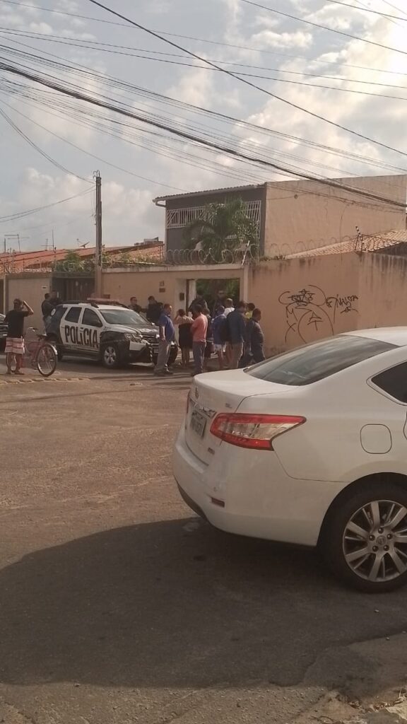 Mulher é morta pelo marido ao tentar sair de casa em Fortaleza; filho de 11 anos presenciou o crime