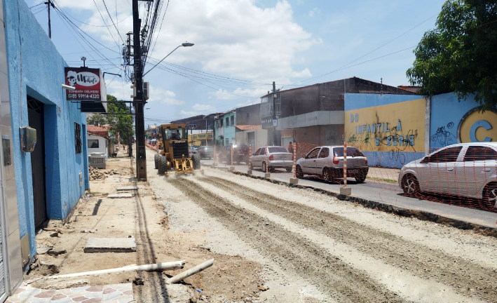 Obras de requalificação modificam trânsito na Av. Oscar Araripe no Bom Jardim