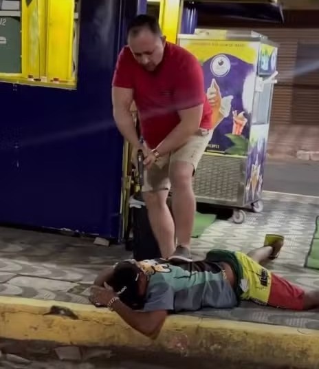 Policial rende influenciador após pegadinha de roubo de celular no Ceará