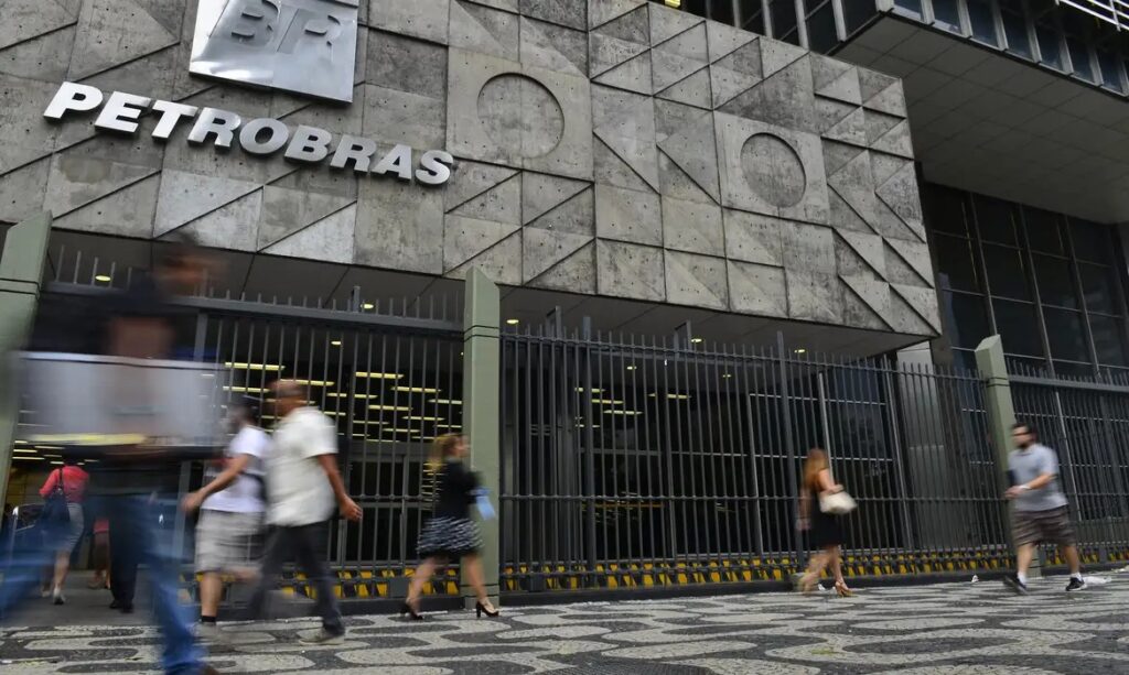 Petrobras amplia locais de prova para concurso com 916 vagas em nível técnico; confira lista