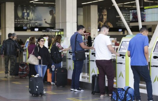 Voa Brasil começa em fevereiro com passagens a R$ 200 para aposentados e estudantes do Prouni