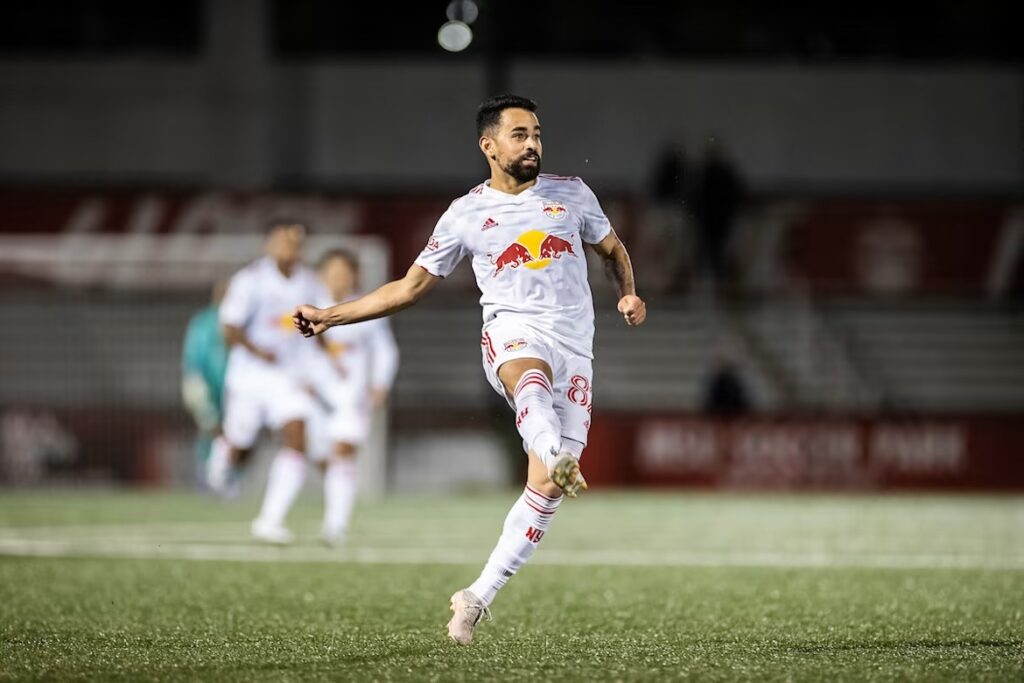 Fortaleza tenta contratação do meia Luquinhas, do NY Red Bulls