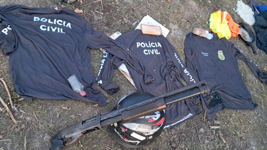 Uniformes da Polícia Civil são apreendidos em acampamento em Trairi, no Ceará