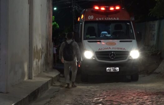 Jovem é agredida e deixada na rua no Presidente Kennedy, em Fortaleza