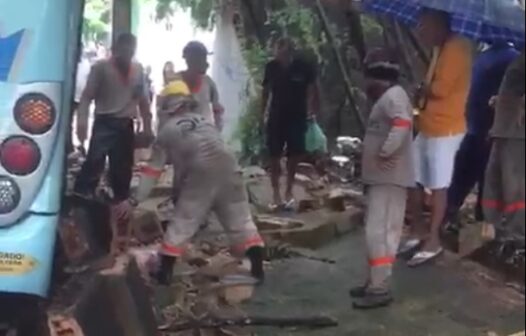 Mulher morre após queda de muro no Conjunto Ceará, em Fortaleza