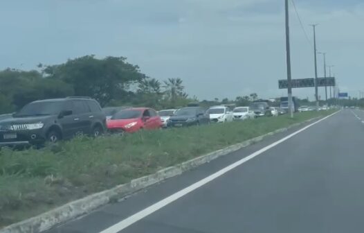 Quarta-feira de cinzas: CE-040 registra congestionamento na volta a Fortaleza