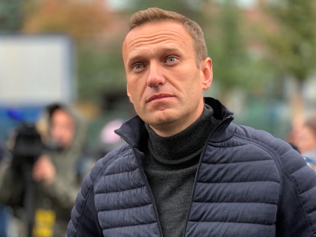 Alexei Navalny, principal opositor de Putin, morre em prisão no Ártico