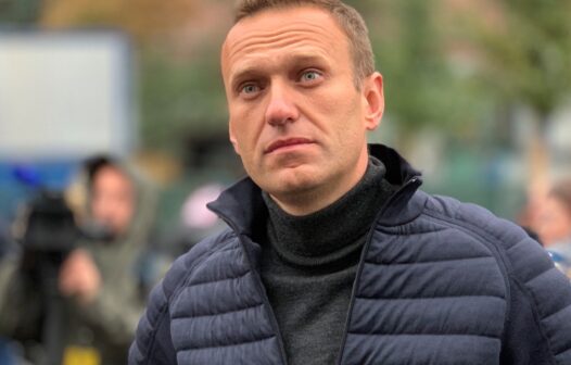 Alexei Navalny, principal opositor de Putin, morre em prisão no Ártico