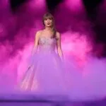 Taylor Swift: ‘The Eras Tour’ se torna a maior turnê da história ao arrecadar US$ 2 bilhões