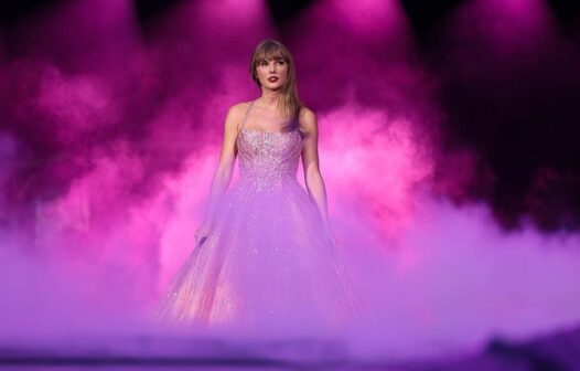 Taylor Swift: ‘The Eras Tour’ se torna a maior turnê da história ao arrecadar US$ 2 bilhões