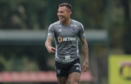 Fortaleza desiste de negociação com Eduardo Vargas e busca novo atacante