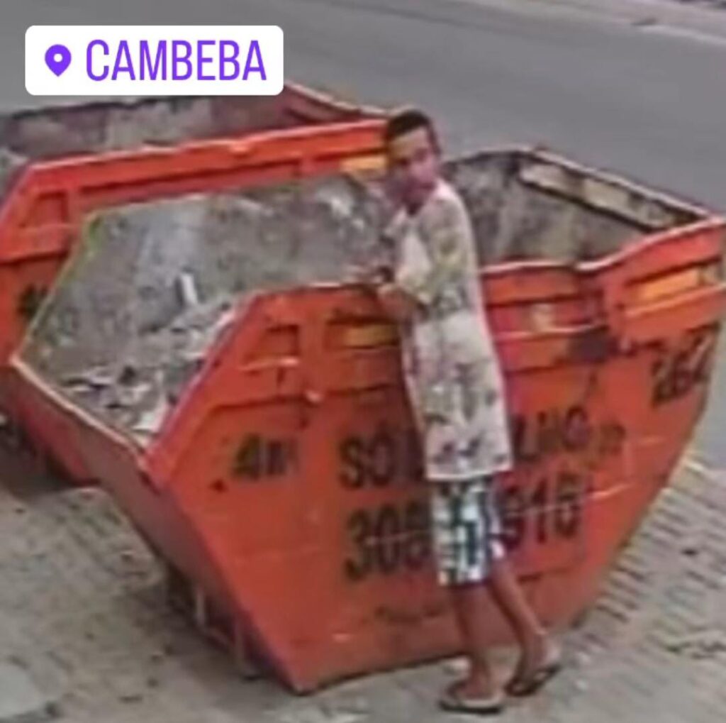 Homem é flagrado arrombando loja e furtando produto no Cambeba