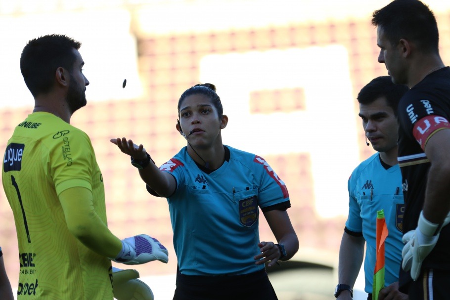 Inédito: Com Fortaleza x América-RN, Copa do Nordeste terá jogo inédito com arbitragem 100% feminina