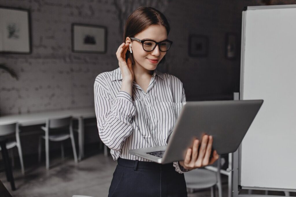 Evento gratuito promove debates sobre as vivências femininas no mercado de trabalho