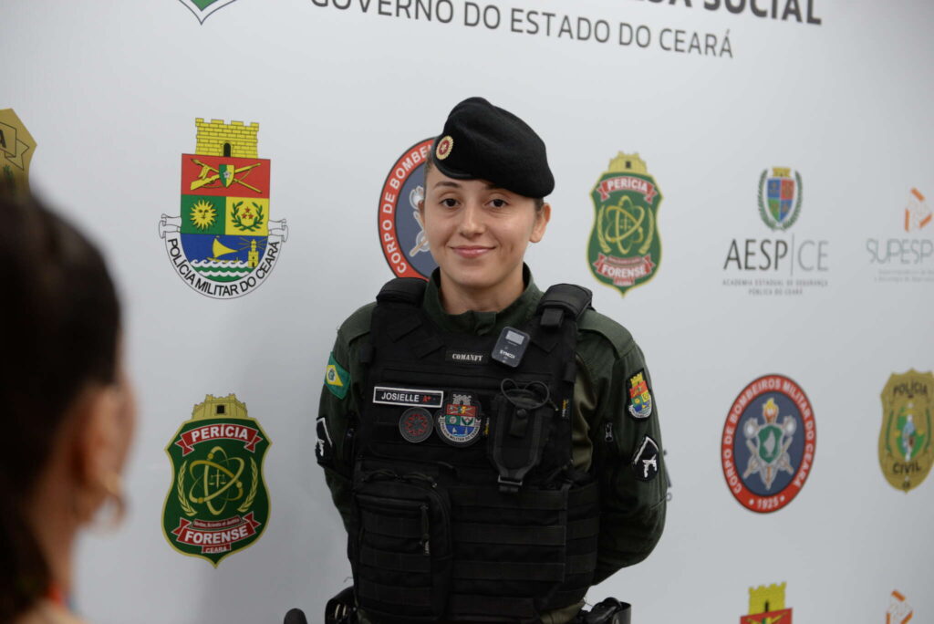 Atirador de elite é homenageado após ação que salvou bebê feita refém em Fortaleza